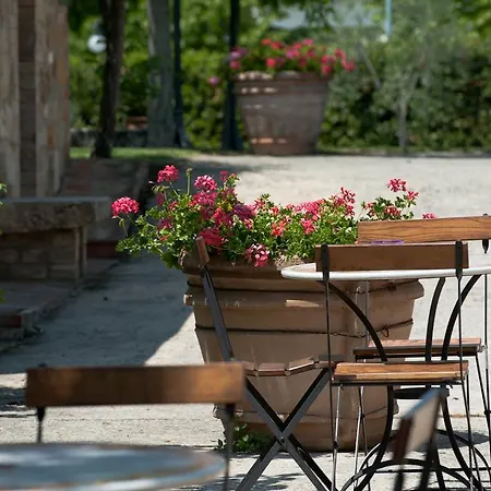 Apartahotel Sarna San Quirico dʼOrcia